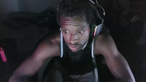 Snapshot of zoneingout chatting on November 12, 2025, 4:46 am zoneingout online show from November 12, 2025, 4:46 am