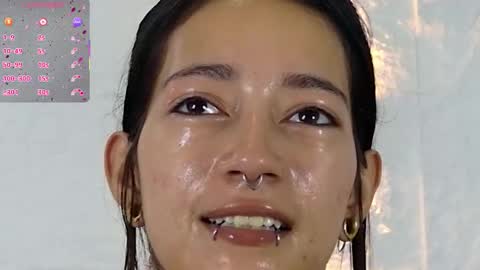 Violeta online show from November 25, 2025, 11:54 am