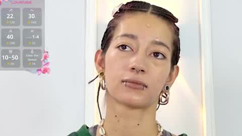 Violeta online show from May 25, 2026, 2:23 pm