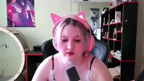 zoya173454 online show from April 25, 2026, 7:33 am