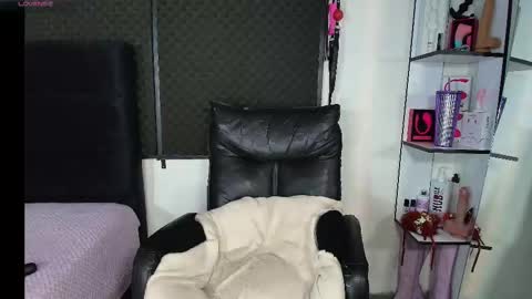 zpzphot online show from March 8, 2026, 7:06 pm