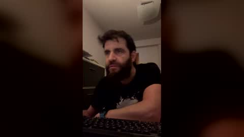 Snapshot of zurdineno chatting on February 14, 2026, 12:29 am zurdineno online show from February 14, 2026, 12:29 am