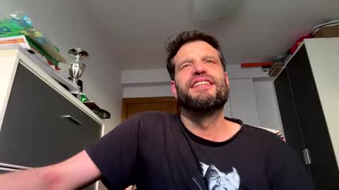 Snapshot of zurdineno chatting on May 31, 2026, 7:26 am zurdineno online show from May 31, 2026, 7:26 am