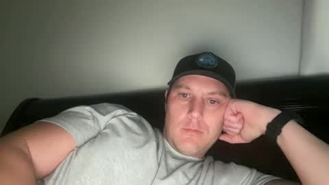 Snapshot of zx6r1287 chatting on December 6, 2024, 2:17 pm zx6r1287 online show from December 6, 2024, 2:17 pm