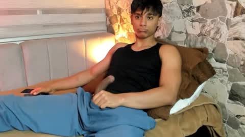 zyzz_1812 online show from February 26, 2026, 5:39 am