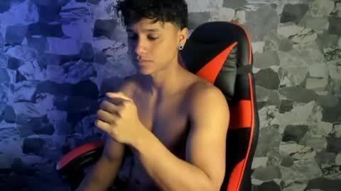 zyzz_1812 online show from April 24, 2026, 5:43 am