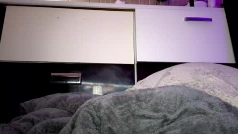 zzarraaa online show from November 10, 2025, 6:18 pm