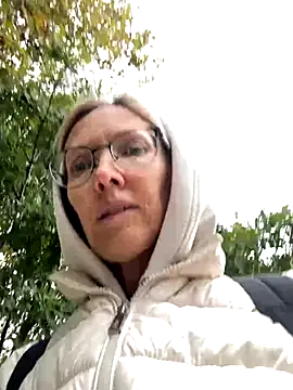 angelmommu online show from October 15, 2025, 9:20 am