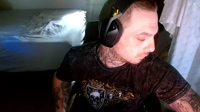 Snapshot of DADDY_KANE8--- chatting on April 13, 2026, 7:30 pm DADDY KANE8--- online show from April 13, 2026, 7:30 pm