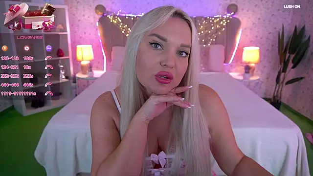 MissyMartinez online show from November 4, 2025, 8:24 am