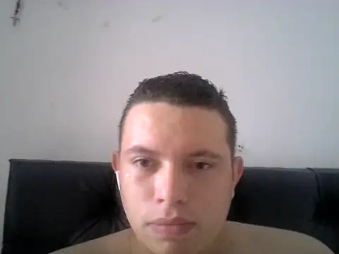 Snapshot of mons41 chatting on May 18, 2026, 7:31 pm mons41 online show from May 18, 2026, 7:31 pm