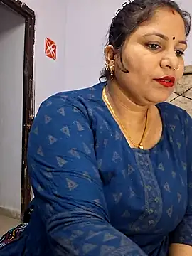 Snapshot of MOM-SUN-COUPLE chatting on February 23, 2025, 5:07 pm MOM-SUN-COUPLE online show from February 23, 2025, 5:07 pm