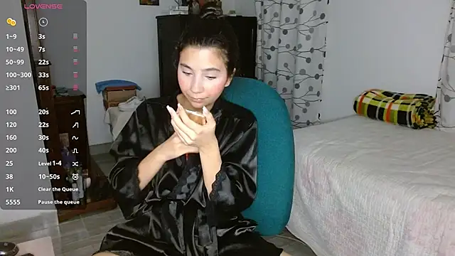 mia  lopez  online show from December 4, 2024, 12:08 am