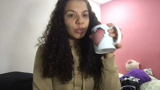 gatubelahot online show from March 12, 2025, 11:01 pm