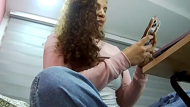 gatubelahot online show from November 15, 2025, 12:30 am