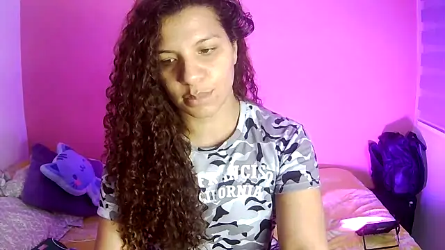 gatubelahot online show from February 9, 2026, 12:03 am