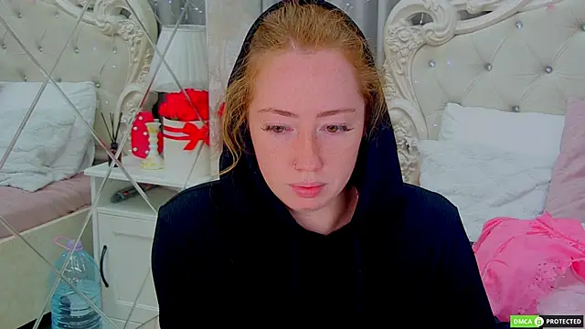 TinaBrook online show from September 9, 2025, 4:23 am