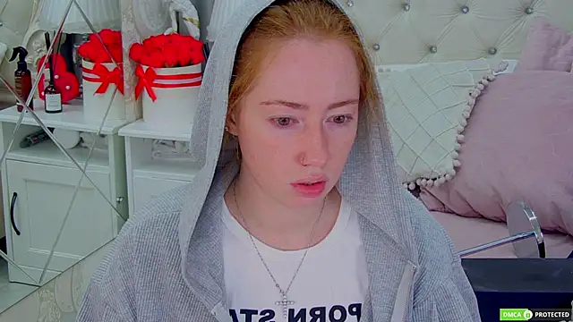 TinaBrook online show from September 26, 2025, 3:43 am