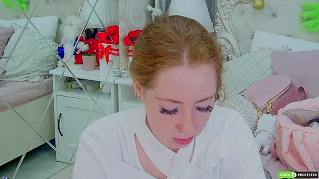 TinaBrook online show from December 23, 2025, 4:21 am