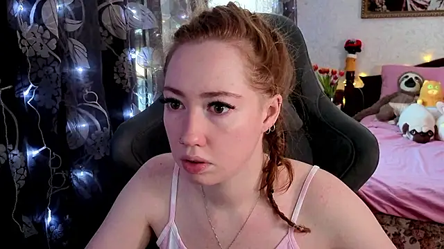 Snapshot of TinaBrook chatting on February 18, 2026, 4:30 am TinaBrook online show from February 18, 2026, 4:30 am