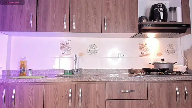 Petit-Rosse online show from November 6, 2025, 12:22 am