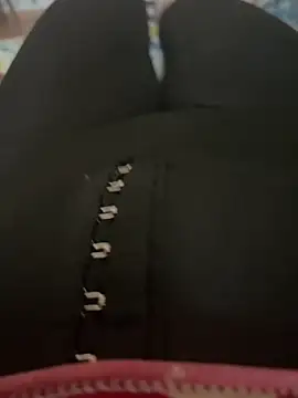 Snapshot of iloss2 chatting on October 27, 2025, 1:37 pm iloss2 online show from October 27, 2025, 1:37 pm