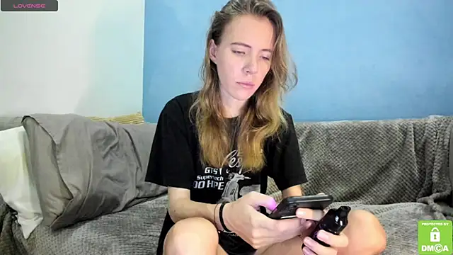 Snapshot of Kalisee_ chatting on December 14, 2024, 10:18 pm Kalisee online show from December 14, 2024, 10:18 pm