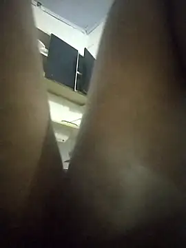 Dudamorena online show from November 17, 2025, 6:35 pm