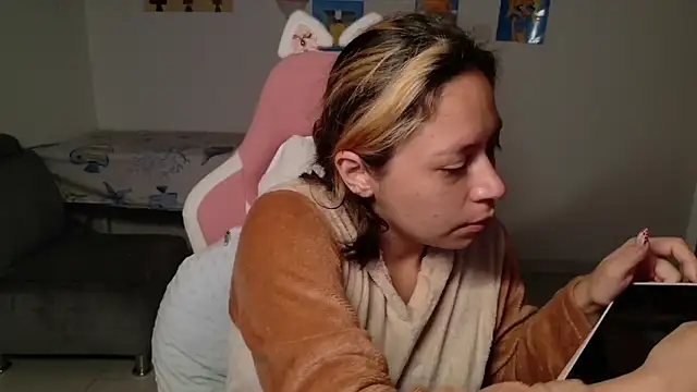 MommyMiaWs online show from May 26, 2026, 1:18 pm
