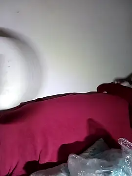 sluttylaura21 online show from February 8, 2026, 12:03 am