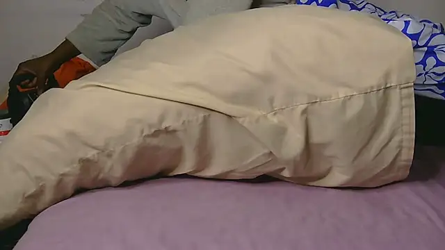sluttylaura21 online show from May 18, 2026, 4:40 am