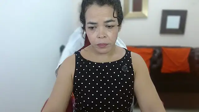 Snapshot of Abril_Beltran_ chatting on September 22, 2025, 7:16 pm Abril Beltran online show from September 22, 2025, 7:16 pm