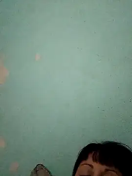 estefyzapata online show from March 5, 2026, 12:17 am