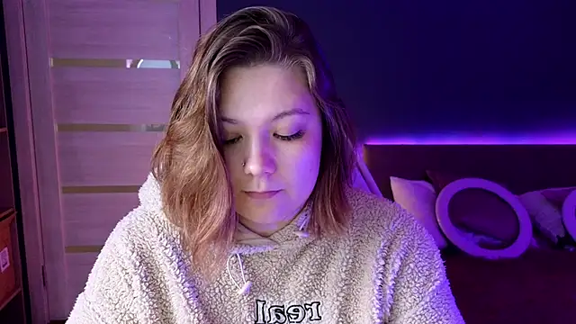 DjennaPalme online show from October 15, 2025, 2:55 am