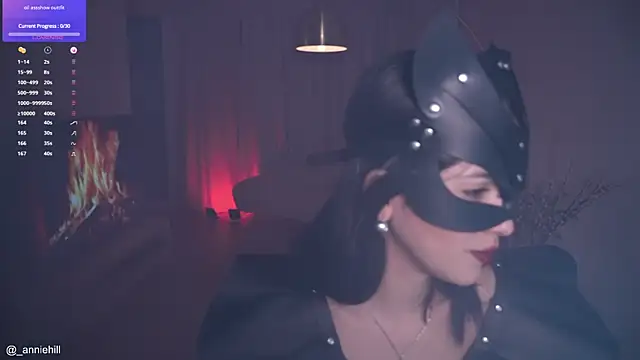 Snapshot of anniehillofficial chatting on September 20, 2025, 8:32 pm anniehillofficial online show from September 20, 2025, 8:32 pm