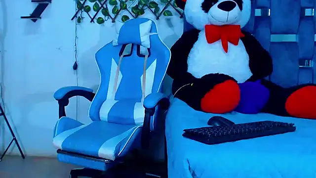 Hakim prettynigg online show from November 3, 2025, 5:36 pm