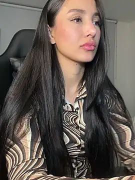 EvaMoet online show from December 14, 2024, 5:51 am