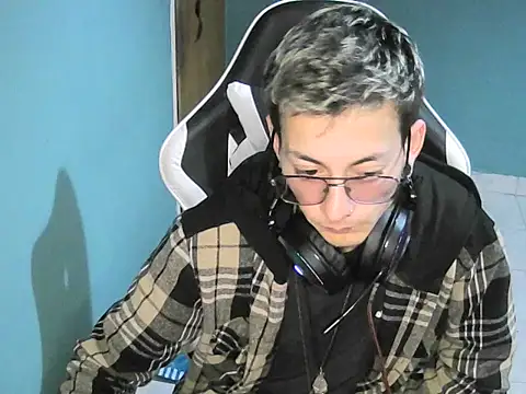 Snapshot of Jughead_16 chatting on September 13, 2025, 2:44 am Jughead 16 online show from September 13, 2025, 2:44 am