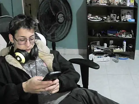 Snapshot of Jughead_16 chatting on November 6, 2025, 4:02 am Jughead 16 online show from November 6, 2025, 4:02 am