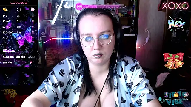 Snapshot of LeonaHarrison chatting on December 9, 2024, 10:11 am LeonaHarrison online show from December 9, 2024, 10:11 am