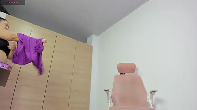 Snapshot of ibeth_diaz chatting on November 8, 2025, 1:44 pm ibeth diaz online show from November 8, 2025, 1:44 pm