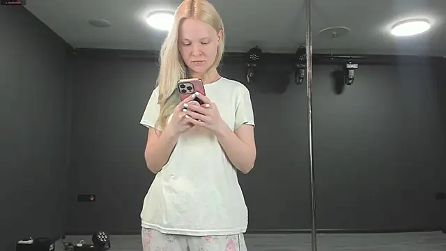 Masha 2002 online show from May 24, 2026, 8:14 pm