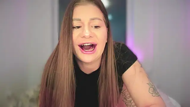 JuicyHelenX online show from November 16, 2025, 3:17 pm