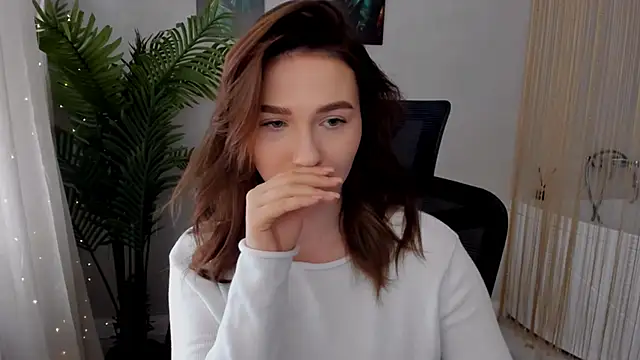 Snapshot of GracefulLook chatting on February 28, 2025, 9:58 am GracefulLook online show from February 28, 2025, 9:58 am