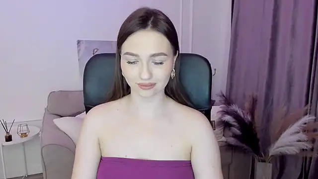 Snapshot of GracefulLook chatting on March 3, 2025, 5:39 pm GracefulLook online show from March 3, 2025, 5:39 pm