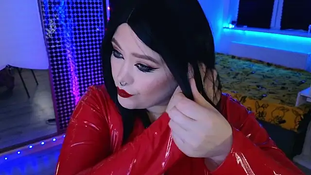 wickedxqueen online show from May 13, 2026, 9:11 pm