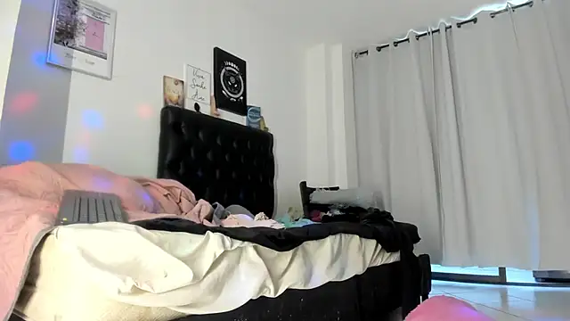 JohanyLatino online show from January 13, 2025, 2:21 pm