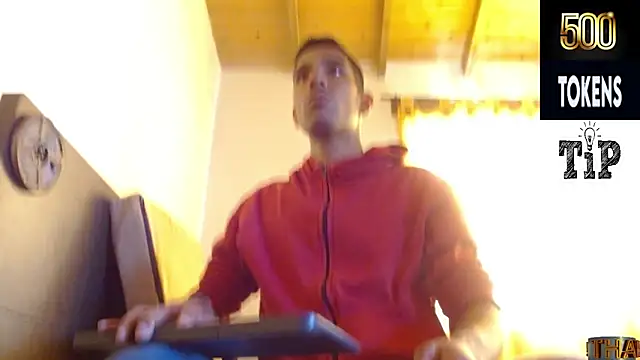 JohanyLatino online show from April 9, 2026, 10:04 pm