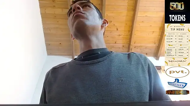 JohanyLatino online show from April 19, 2026, 4:28 pm