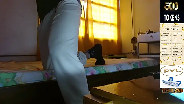 JohanyLatino online show from April 20, 2026, 8:54 pm